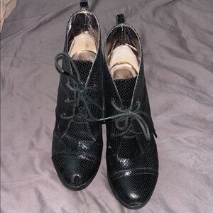 Elegant Black Lace-Up Women's Shoes